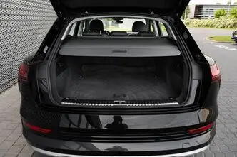 Audi e-tron, 300 kW, elekter, automaat, nelikvedu