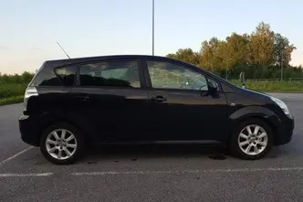 Toyota Corolla Verso, 2.2, 100 kW, дизель, механическая, передний привод