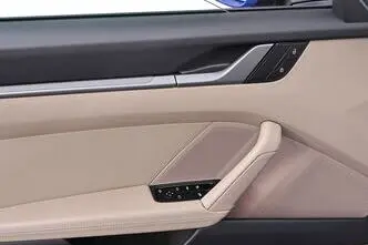 Porsche 911, 3.0, 290 kW, petrol, automatic, rear-wheel drive