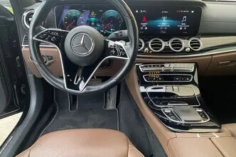 Mercedes-Benz E 300, 2.0, 143 kW, pistikhübriid, automaat, nelikvedu