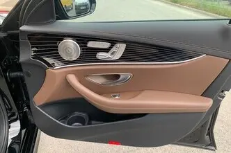 Mercedes-Benz E 300, 2.0, 143 kW, pistikhübriid, automaat, nelikvedu