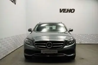 Mercedes-Benz E 300, 2.0, 143 kW, plug-in hybrid, automatic, rear-wheel drive
