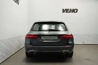 Mercedes-Benz E 300, 2.0, 143 kW, plug-in hybrid, automatic, rear-wheel drive