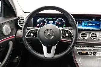 Mercedes-Benz E 300, 2.0, 143 kW, plug-in hybrid, automatic, rear-wheel drive