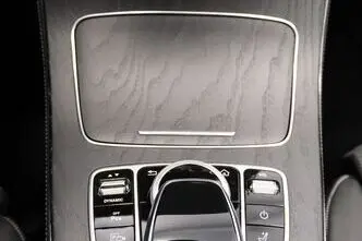 Mercedes-Benz E 300, 2.0, 143 kW, plug-in hybrid, automatic, rear-wheel drive