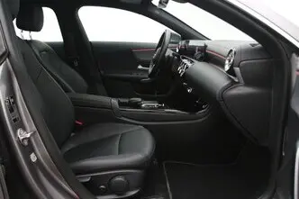 Mercedes-Benz CLA 180, 1.3, 100 kW, бензин, автомат, передний привод