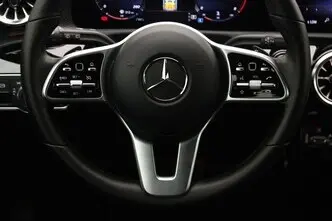 Mercedes-Benz CLA 180, 1.3, 100 kW, бензин, автомат, передний привод