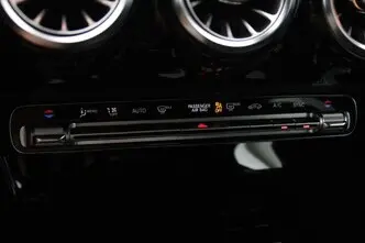Mercedes-Benz CLA 180, 1.3, 100 kW, бензин, автомат, передний привод
