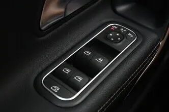Mercedes-Benz CLA 180, 1.3, 100 kW, бензин, автомат, передний привод