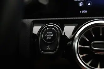 Mercedes-Benz CLA 180, 1.3, 100 kW, бензин, автомат, передний привод