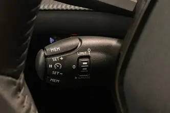 Peugeot 2008, 100 kW, электричество, автомат, передний привод