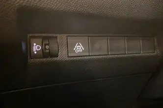 Peugeot 2008, 100 kW, электричество, автомат, передний привод