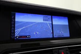 BMW 750, 4.4, 300 kW, bensiin, automaat, tagavedu