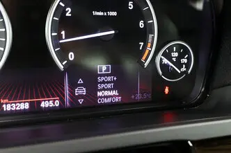 BMW 750, 4.4, 300 kW, bensiin, automaat, tagavedu