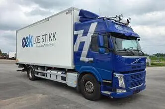 Volvo FM330 4X2, 250 kW, diesel, automatic