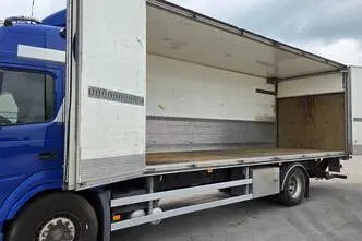 Volvo FM330 4X2, 250 kW, diesel, automatic