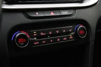 Kia cee'd / Ceed, 1.5, 118 kW, гибрид, автомат, передний привод