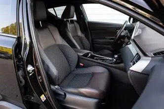 Toyota C-HR, 1.8, 90 kW, plug-in hybrid, automatic, front-wheel drive