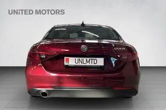 Alfa Romeo Giulia, 2.0, 147 kW, бензин, автомат, задний привод