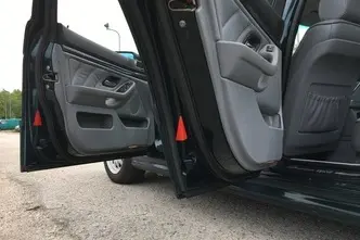 BMW 523, petrol, automatic, rear-wheel drive