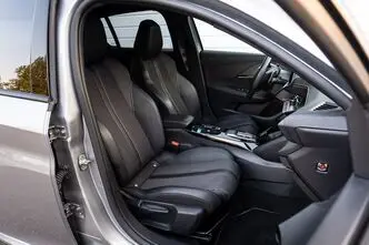 Peugeot 208, 1.2, 74 kW, bensiin, automaat, esivedu