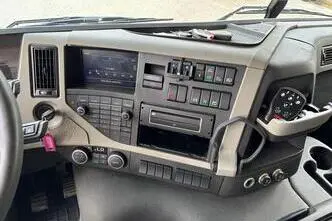 Volvo FM330, 250 kW, diesel, automatic