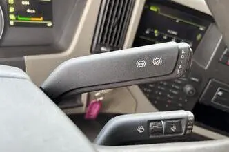 Volvo FM330, 250 kW, diesel, automatic