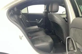 Mercedes-Benz A 180, 1.3, 100 kW, bensiin, automaat, esivedu
