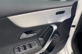 Mercedes-Benz A 180, 1.3, 100 kW, bensiin, automaat, esivedu