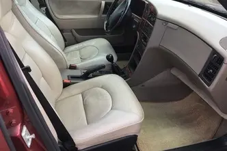 Saab 9000, 2.0, 110 kW, bensiin, manuaal, esivedu
