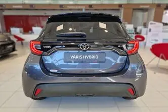 Toyota Yaris, 1.5, 68 kW, гибрид, автомат, передний привод