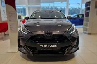 Toyota Yaris, 1.5, 68 kW, гибрид, автомат, передний привод