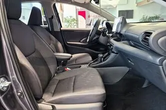 Toyota Yaris, 1.5, 68 kW, гибрид, автомат, передний привод