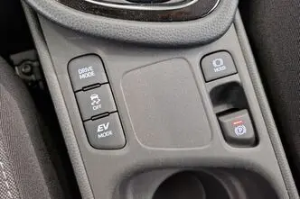 Toyota Yaris, 1.5, 68 kW, гибрид, автомат, передний привод