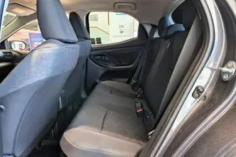 Toyota Yaris, 1.5, 68 kW, гибрид, автомат, передний привод