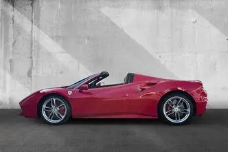 Ferrari 488, 3.9, 492 kW, бензин, автомат, задний привод