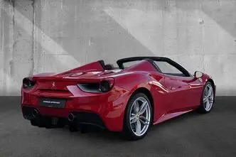 Ferrari 488, 3.9, 492 kW, бензин, автомат, задний привод