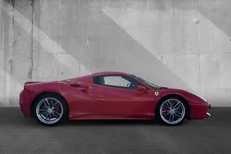 Ferrari 488, 3.9, 492 kW, бензин, автомат, задний привод