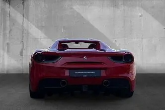 Ferrari 488, 3.9, 492 kW, бензин, автомат, задний привод