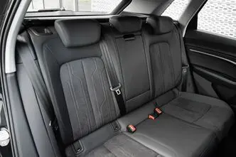 Audi e-tron, 300 kW, elekter, automaat, nelikvedu