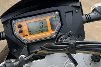KTM 950 SUPERMOTO, 0.9, 72 kW, petrol, manual, rear-wheel drive