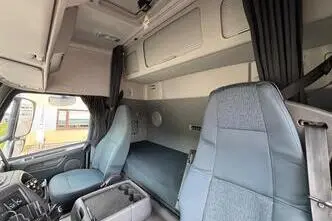 Volvo FM330, 248 kW, diesel, automatic