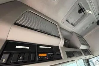 Volvo FM330, 248 kW, diesel, automatic