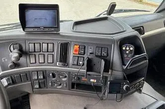 Volvo FM330, 248 kW, diesel, automatic