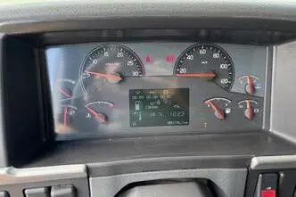 Volvo FM330, 248 kW, diesel, automatic