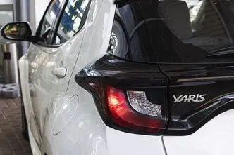 Toyota Yaris, 1.5, 85 kW, бензин, автомат, передний привод