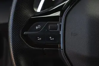 Peugeot 208, 1.2, 81 kW, бензин, автомат, передний привод