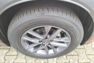 Lexus LBX, 1.5, 100 kW, гибрид, автомат, передний привод