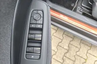 Lexus LBX, 1.5, 100 kW, гибрид, автомат, передний привод