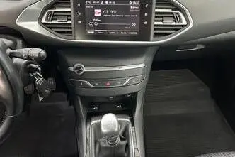 Peugeot 308, 1.2, 96 kW, бензин, механическая, передний привод